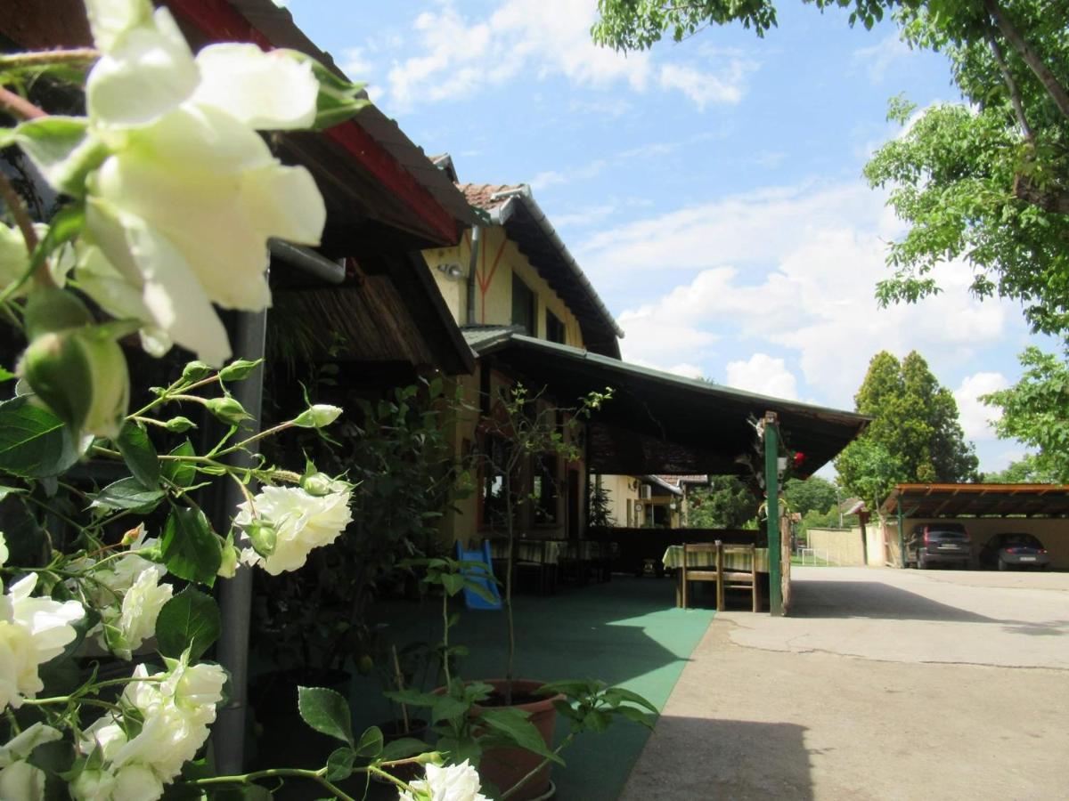 Hôtel Fogado à Palić Extérieur photo